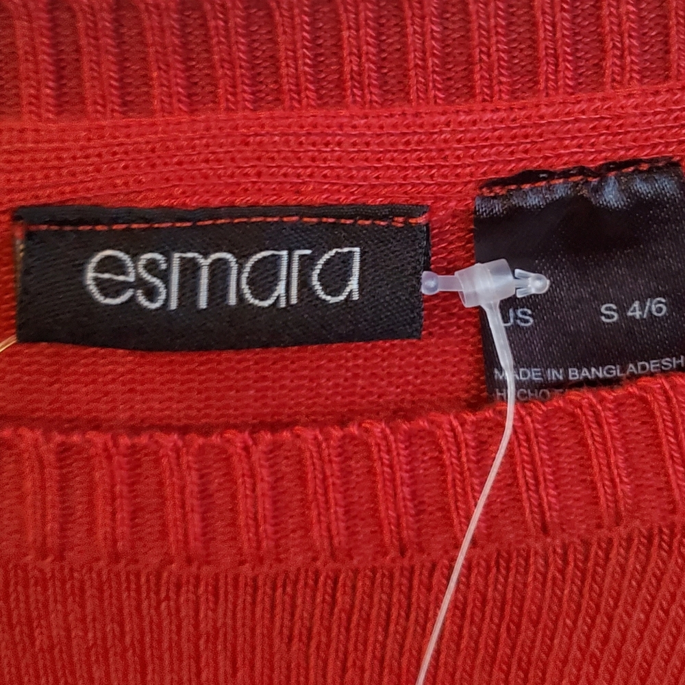 Red sweater - Picture 2 of 3